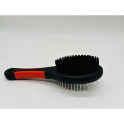 Maintenance brush in two parts